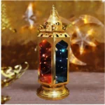فانوس رمضان بإضاءة LED وتصميم تقليدي – زينة مثالية للأجواء الرمضانية – 4جوانب زجاج ملونه – معدن – دهبي