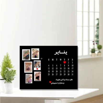 في عالم أصبحت فيه الهدايا متكررة وتشبه بعضها البعض، يبحث الجميع عن اللمسة الخاصة والهدية التي تعبّر بحق عن المشاعر. ومن هنا يأتي موقع اقتني ليمنحكم الفرصة لصناعة لحظات لا تُنسى من خلال مجموعة فريدة من التابلوهات الخشبية المصممة خصيصًا بالصور الشخصية. نحن لا نبيع مجرد منتج، بل نوفر قطعة فنية تعبّر عن الذوق، الذكريات، والخصوصية.