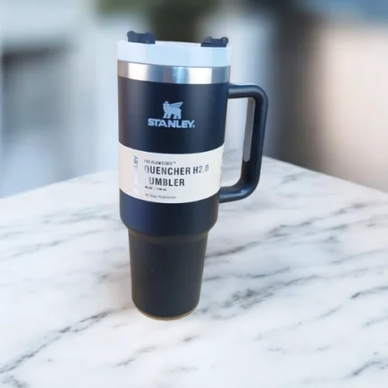 مج حراري ستانلي 1.18 لتر لون أسود – حافظ للحرارة والبرودة بتصميم عملي للمشروبات اليومية