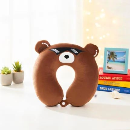 مخدة الرقبة ميموري فوم 28 سم بتصميم دب كرتوني – وسادة سفر ناعمة للدعم والراحة