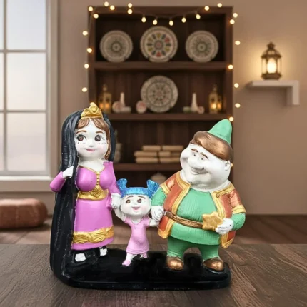 أنتيكة رمضانية مجسمة شخصيات فنانيس العائلية – ديكور تراثي 15×18 سم