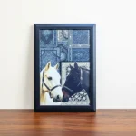 برواز ديكور بتصميم خيول أبيض وأسود – إطار أنيق أسود للديكور العصري – مقاس 20×30 سم