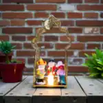 ⁦فانوس نحاس بأشكال فنانيس مضيء – ديكور رمضان تراثي مقاس 30×14.5 سم⁩ - الصورة ⁦2⁩