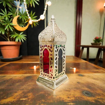 فانوس نحاس مضيء بزجاج ملون – تصميم شرقي أنيق مقاس 27×10.5 سم