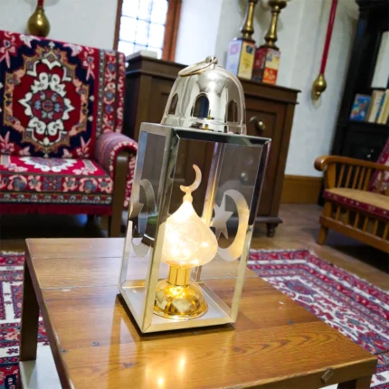 فانوس رمضان نحاس مستطيل نقش هلال ونجمة – حجم 25×10.5 سم