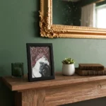 ⁦برواز ديكور خيل أسود للحائط – إطار كلاسيك عصري – مقاس 21×15 سم⁩ - الصورة ⁦2⁩