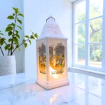 فانوس تركي أكريليك ستاند صغير أبيض – ارتفاع 19 سم وقاعدة 7.5 سم | ديكور رمضان أنيق