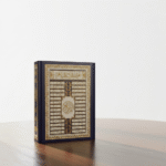 مصحف فاخر مقاس 17.5×12 سم بغلاف كحلي مزخرف ذهبي – قرآن كريم بحجم عملي وأنيق