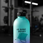 زجاجة مياه 1 لتر بلاستيك بتصميم كرتوني جذاب – 1000 مل بغطاء محكم ومقاس 23 سم - الصورة 5