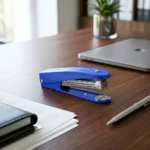 دباسة مكتب صغيرة 11 سم – دباسة ورق معدنية يدوية بحجم عملي للمكتب والمدرسة - الصورة 3