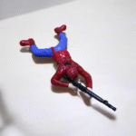 دمية سبايدر مان أكشن 30 سم للأطفال – شخصية Spider Man مع سلاح بتصميم واقعي