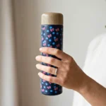 ⁦مج حراري 250 مل بتصميم فراشات أنيق – كوب قهوة حراري بغطاء محكم للمشروبات الساخنة والباردة⁩ - الصورة ⁦5⁩