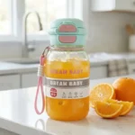 ⁦زجاجة مياه للأطفال 680 مل بغطاء محكم وشفاط – زجاجة شرب مدرسية عملية بتصميم جذاب⁩ - الصورة ⁦6⁩