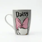 ⁦مج قهوة بتصميم ديزي اللطيف للمشروبات الساخنة والباردة – 350 مل⁩ - الصورة ⁦2⁩