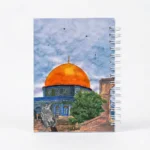 كشكول بسلك مقاس 21.5×15.5 سم بتصميم قبة الصخرة – نوت بوك أنيق للمذاكرة والكتابة اليومية