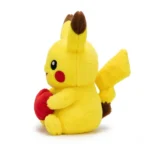 ⁦دمية بيكاتشو فرو مع قلب أحمر – ارتفاع 30 سم عرض 21 سم – دبدوب Pikachu فرو ناعم⁩ - الصورة ⁦3⁩