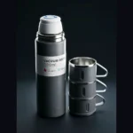 ⁦زجاجة حرارية ستانلس ستيل 500 مل مع كوبين للشرب – ترمس قهوة وشاي يحافظ على الحرارة والبرودة⁩ - الصورة ⁦3⁩