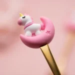 ⁦طقم ملاعق يونيكورن 6 قطع – ملاعق ذهبية بديكور Unicorn على شكل قمر لتقديم القهوة والحلويات⁩ - الصورة ⁦4⁩