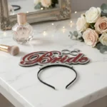 ⁦هيد باند Bride للعروسة بتصميم لامع أنيق – إكسسوار حفلات وخطوبة مميز بألوان متعددة⁩ - الصورة ⁦6⁩