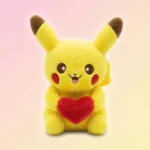⁦دمية بيكاتشو فرو مع قلب أحمر – ارتفاع 30 سم عرض 21 سم – دبدوب Pikachu فرو ناعم⁩ - الصورة ⁦5⁩