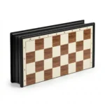 ⁦شطرنج صغير بلاستيك قابل للطي مع تخزين داخلي – لعبة شطرنج تعليمية محمولة (حجم 21×21 سم)⁩ - الصورة ⁦4⁩