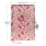 ⁦نوت بوك هارد كوفر تصميم زهور وردي أنيق مقاس 19×12.5 سم بقفل ومفتاح⁩ - الصورة ⁦2⁩