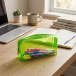 ⁦مقلمة شفافة أخضر فلورسنت بلاستيك مقاومة للماء – شنطة أقلام بسحاب بمقاس 20×8×3 سم⁩ - الصورة ⁦3⁩