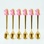 طقم ملاعق ديناصور للأطفال – 6 قطع ملاعق ذهبية بديكور ديناصور كيوت لتقديم الحلويات والمشروبات