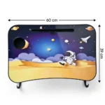 ⁦طربيزة لاب للأطفال تصميم فضاء مع حامل كوب – مقاس 60×39 سم مريحة وخفيفة⁩ - الصورة ⁦3⁩