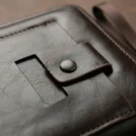 محفظة جلد بني داكن رجالي Zuolidaishu بسحاب وسوار يد – مقاس 22×12 سم - الصورة 5