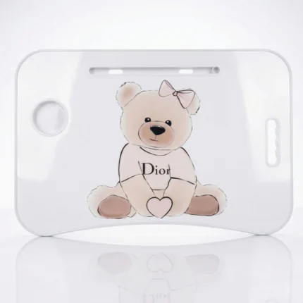 ترابيزة لاب توب قابلة للطي للسرير 60×39 سم – طاولة سرير للمذاكرة والعمل بتصميم دب أنيق وحامل موبايل