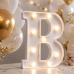 ⁦حرف B مضيء LED للديكور مقاس 21 سم – يعمل بالبطاريات بإضاءة دافئة⁩ - الصورة ⁦3⁩