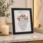 ⁦برواز ديكور أسود 20×25 سم – زجاج شفاف وتعليق حائط – متاح تنفيذ أي تصميم حسب الطلب⁩ - الصورة ⁦5⁩