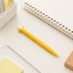 قلم سنون رصاص 0.7 ملم أصفر بتصميم سداسي وزر ضغط للكتابة والرسم - الصورة 2