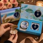 هدية اللؤلؤة المفاجأة Love Pearl تركواز بتصميم البحر 18×10 سم – محارة حقيقية مع سلسلة وقلادة - الصورة 3