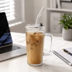 ⁦مج زجاج مخطط بغطاء وشفاط زجاج – 250 مل - كوب شفاف للمشروبات الباردة والعصائر والآيس كوفي⁩ - الصورة ⁦4⁩