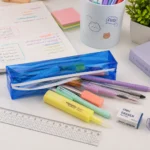 مقلمة مدرسية شفافة من السيليكون بسحّاب مقاس 20×5×4 سم – خفيفة ومرنة بألوان متعددة للمدرسة والجامعة - الصورة 3