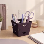 ⁦منظم مكتب بلاستيك موف غامق مقاس 9×9×7 سم متعدد الاستخدامات – حامل أقلام وأدوات مكتبية⁩ - الصورة ⁦5⁩