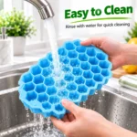 ⁦قالب ثلج سيليكون أزرق بغطاء – تصميم سداسي – مقاس 21 × 12.5 × 2.5 سم⁩ - الصورة ⁦8⁩