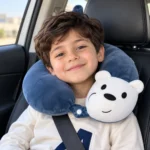 مسند رقبة للسفر رصاصي بتصميم باندا كيوت – مقاس 30 × 30 سم - الصورة 2